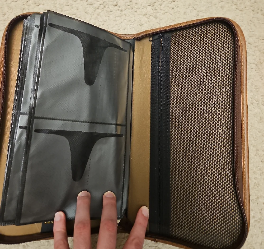 Kenneth Cole Reaction CD & DVD Holder | Leather Disc Case - Picture 6 of 7